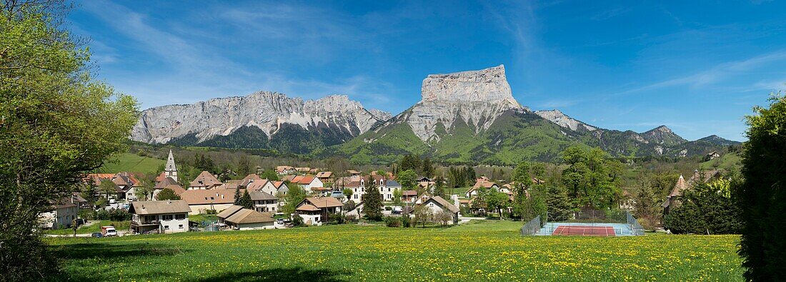 France, Isere, Trieves, panoramic view of the village of Chichilianne and Mont Aiguille (2085m)