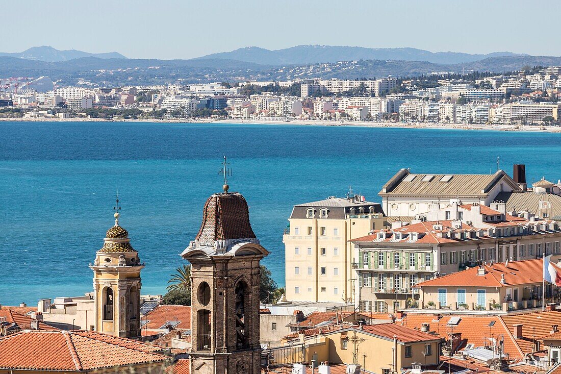 Frankreich, Alpes Maritimes, Nizza, von der UNESCO zum Weltkulturerbe erklärt, Stadtteil Alt-Nizza, Kirchturm der Kirche Saint-Jacques-Major von Nizza und der Kirche Sainte-Rita oder Kirche der Verkündigung