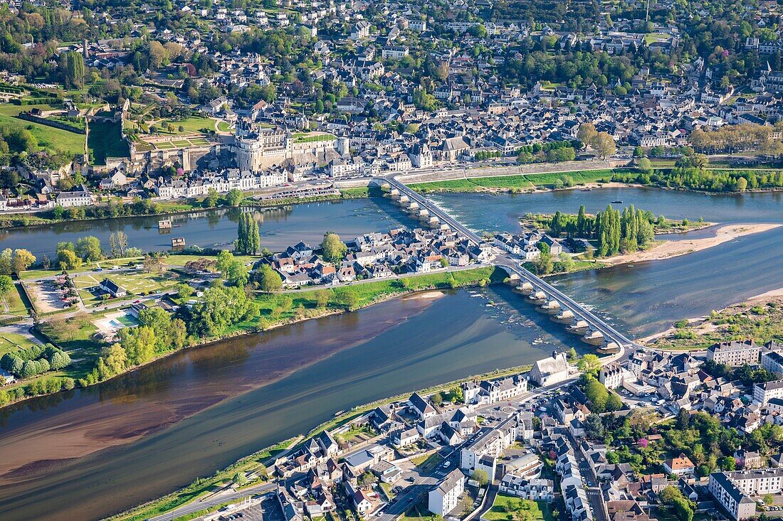 Frankreich, Indre et Loire, Loiretal als Weltkulturerbe der UNESCO, Blick auf Stadt und Schloss von Amboise (Luftaufnahme)