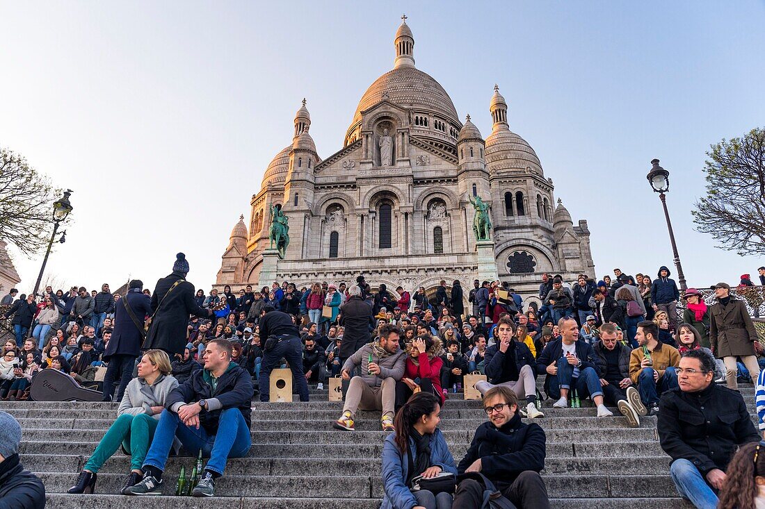 France, Paris, Montmartre hill, Sacre Coeur Basilica