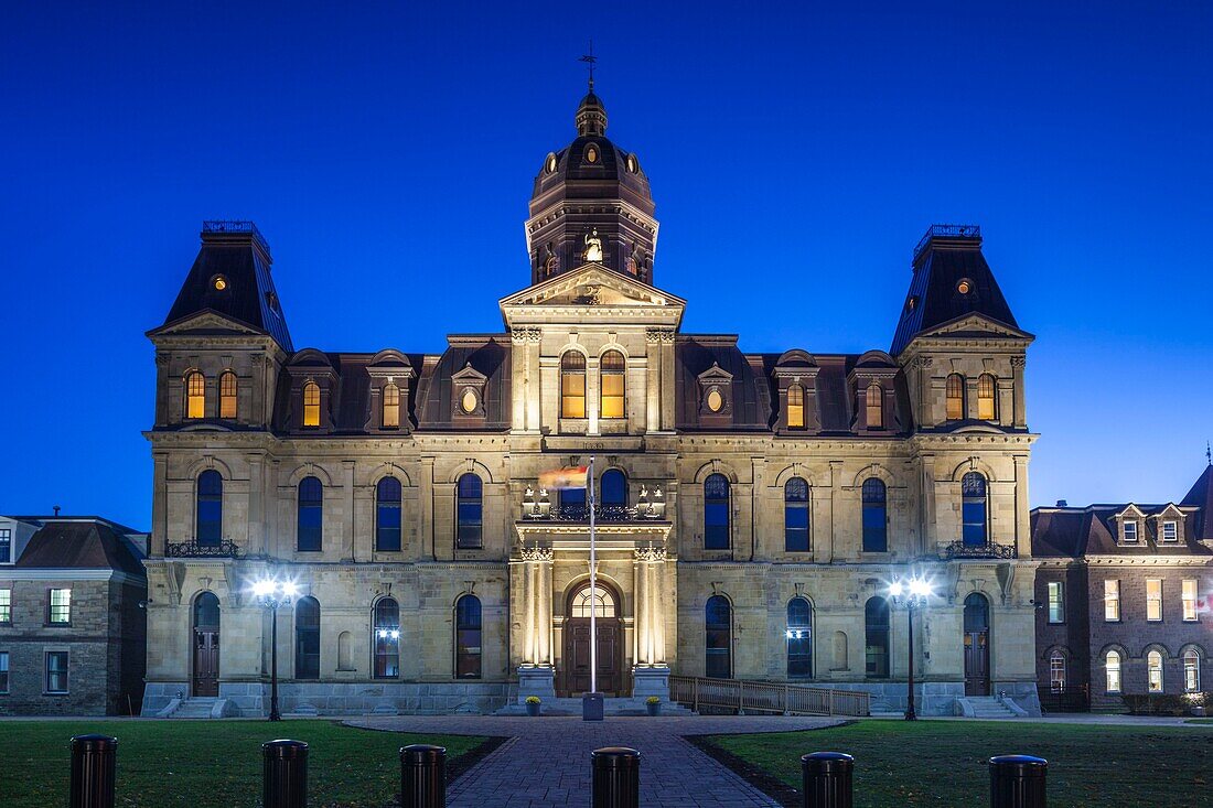 Kanada, New Brunswick, Zentral-New Brunswick, Fredericton, Legislativgebäude, New Brunswick Provincial Legislature, außen, Abenddämmerung