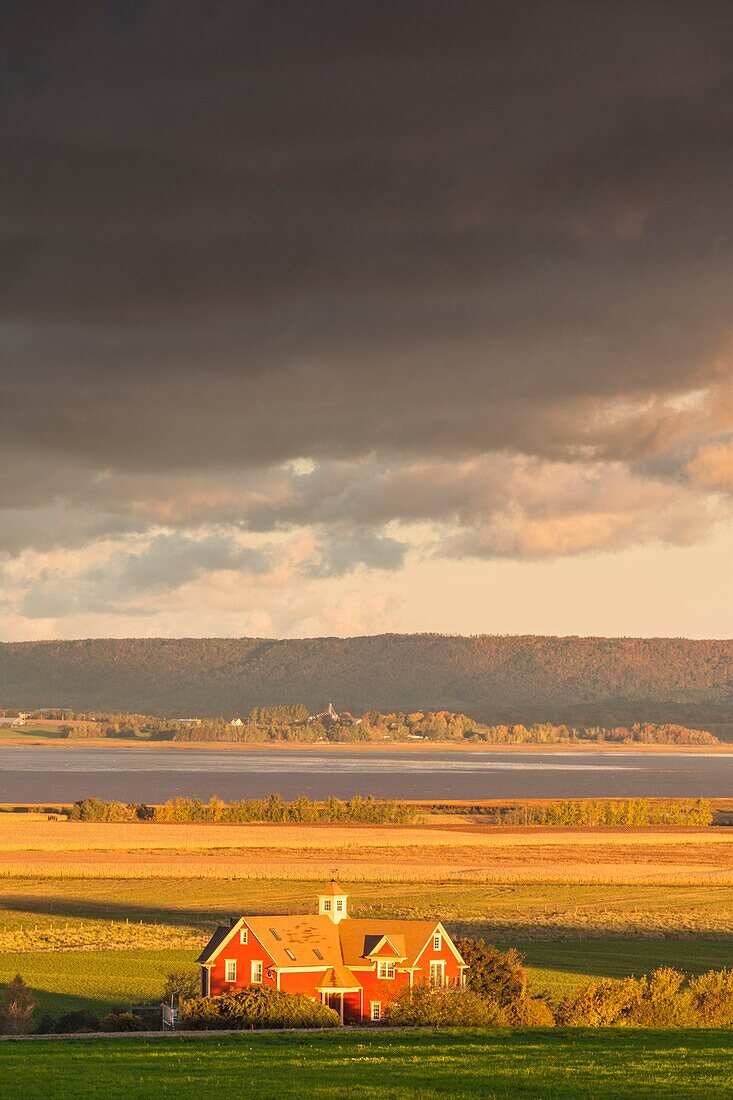 Canada, Nova Scotia, Annapolis Valley, Grand Pre, farm, dawn