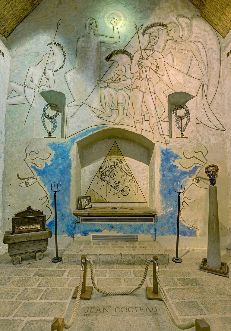 Frankreich, Essonne, Milly-la-Forêt, die Kapelle Saint-Blaise-Des-Simples, geschmückt von Jean Cocteau, der hier begraben ist.