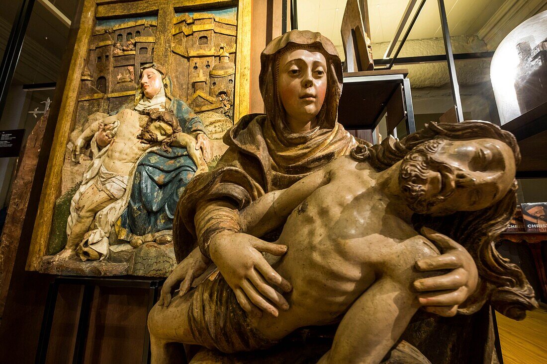 Portugal, Porto, Torre dos Clérigos, ecclesiastical museum