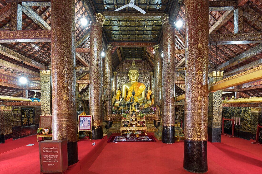 Laos, Luang Prabang, Vat Xieng Thong, Buddha-Statuen