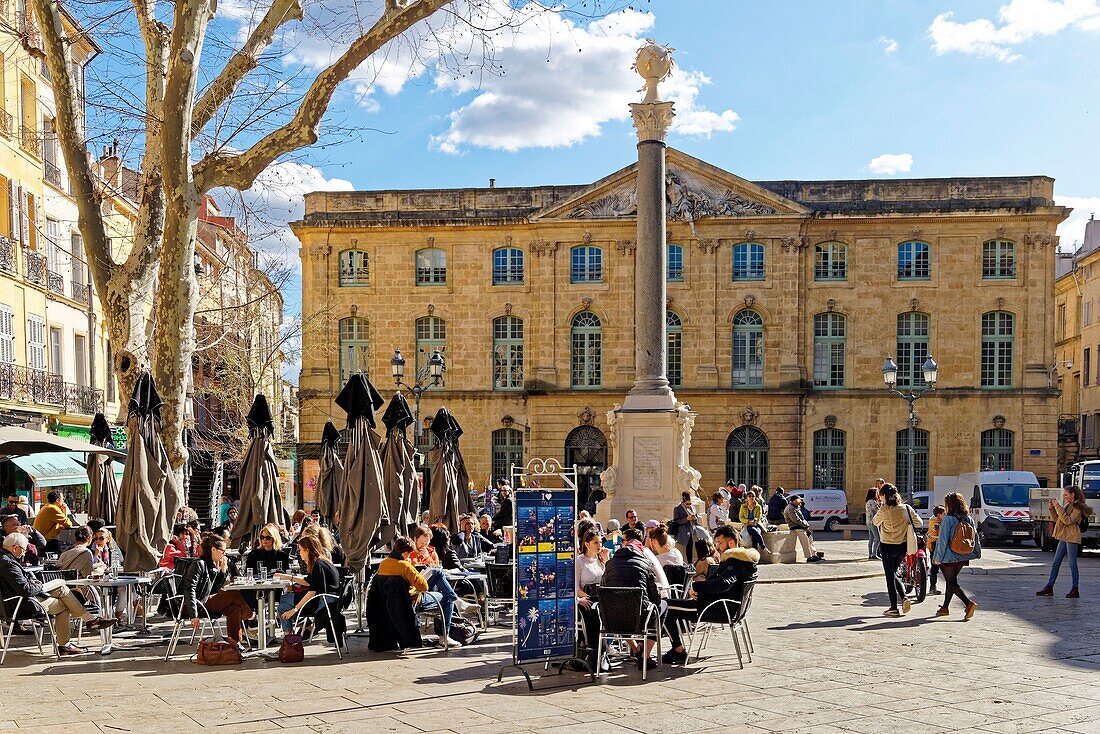 France, Bouches du Rhone, Aix en Provence, Place de l'Hotel de Ville (City Hall square) and Fountain of the tanners