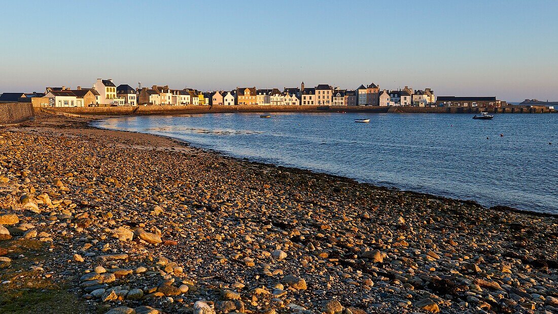 France, Finistere, Iroise Sea, Iles du Ponant, Parc Naturel Regional d'Armorique (Armorica Regional Natural Park), Ile de Sein, labelled Les Plus Beaux de France (The Most Beautiful Village of France), pebble beach in front of the quai des français libres