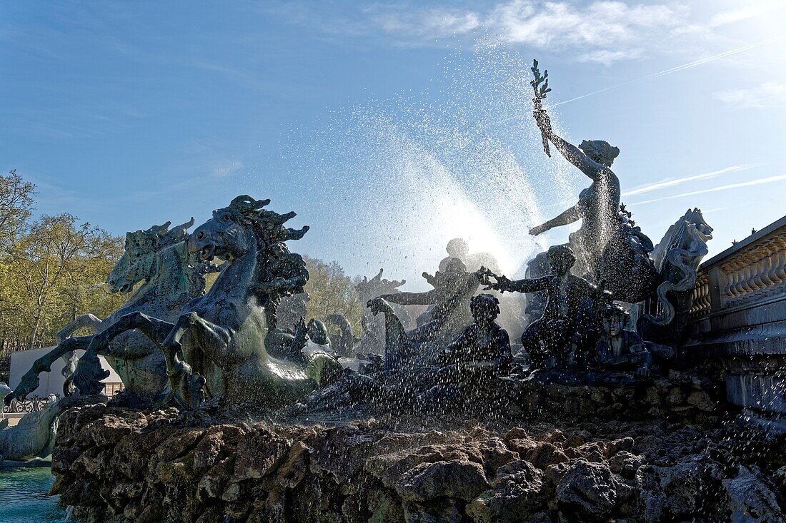 Frankreich, Gironde, Bordeaux, zum Weltkulturerbe gehörendes Gebiet, Stadtteil Quinconces, Quinconces-Platz und das Denkmal der Girondins