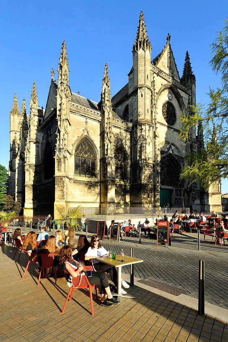 Frankreich, Gironde, Bordeaux, von der UNESCO zum Weltkulturerbe erklärtes Gebiet, Stadtteil Saint Michel, Meynard-Platz, Basilika Saint Michel, erbaut zwischen dem 14. und 16.