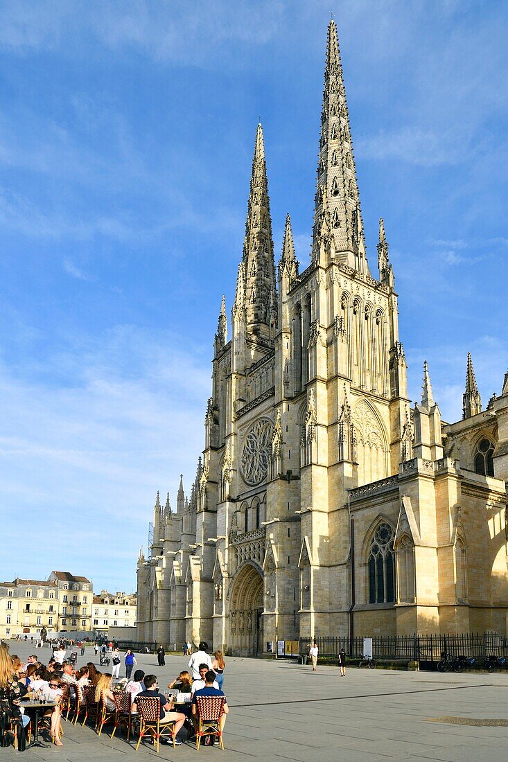 Frankreich, Gironde, Bordeaux, von der UNESCO zum Weltkulturerbe erklärtes Gebiet, Rathausviertel, Platz Pey Berland, Statue von Jacques Chaban-Delmas von Jean Cardot