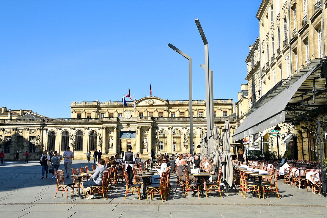 Frankreich, Gironde, Bordeaux, von der UNESCO zum Weltkulturerbe erklärtes Gebiet, Rathausviertel, Pey Berland-Platz, Eingang des Rathauses, ehemaliger Rohan-Palast, 1771 für den Erzbischof von Bordeaux Ferdinand Maximilian Meriadec von Rohan erbaut, wurde 1835 zum Rathaus