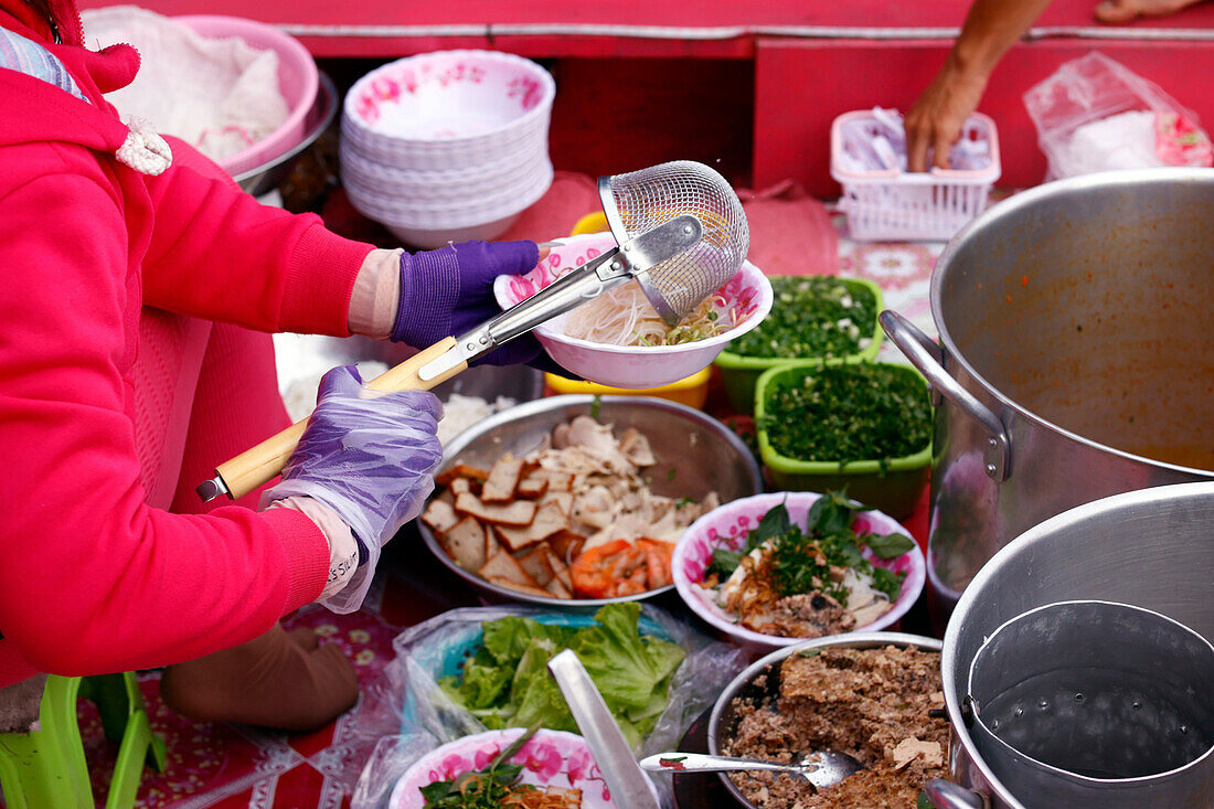 Can Tho floating market in Mekong Delta, Can Tho, Vietnam, Indochina, Southeast Asia, Asia