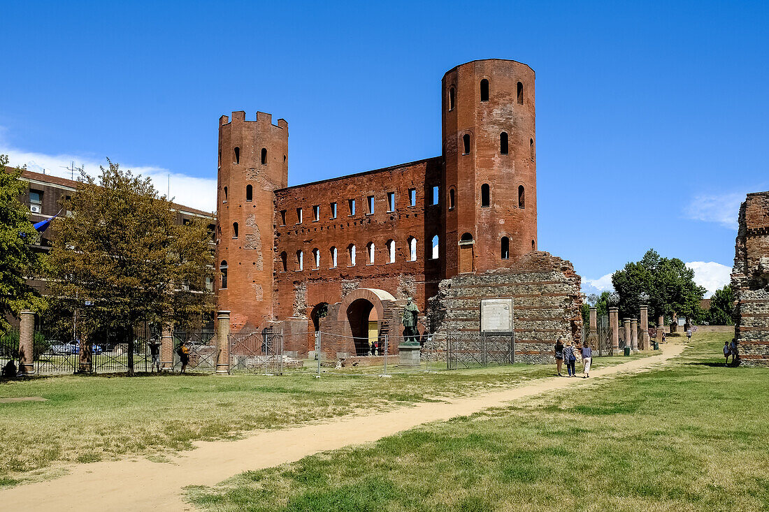 The Palatine Gate (Porta Palatina), a Roman-era city gate, the Porta Principalis Dextra (Right-Side Main Gate) of the ancient town, giving entry through the Julia Augusta Taurinorum walls from the North side, Turin, Piedmont, Italy, Europe