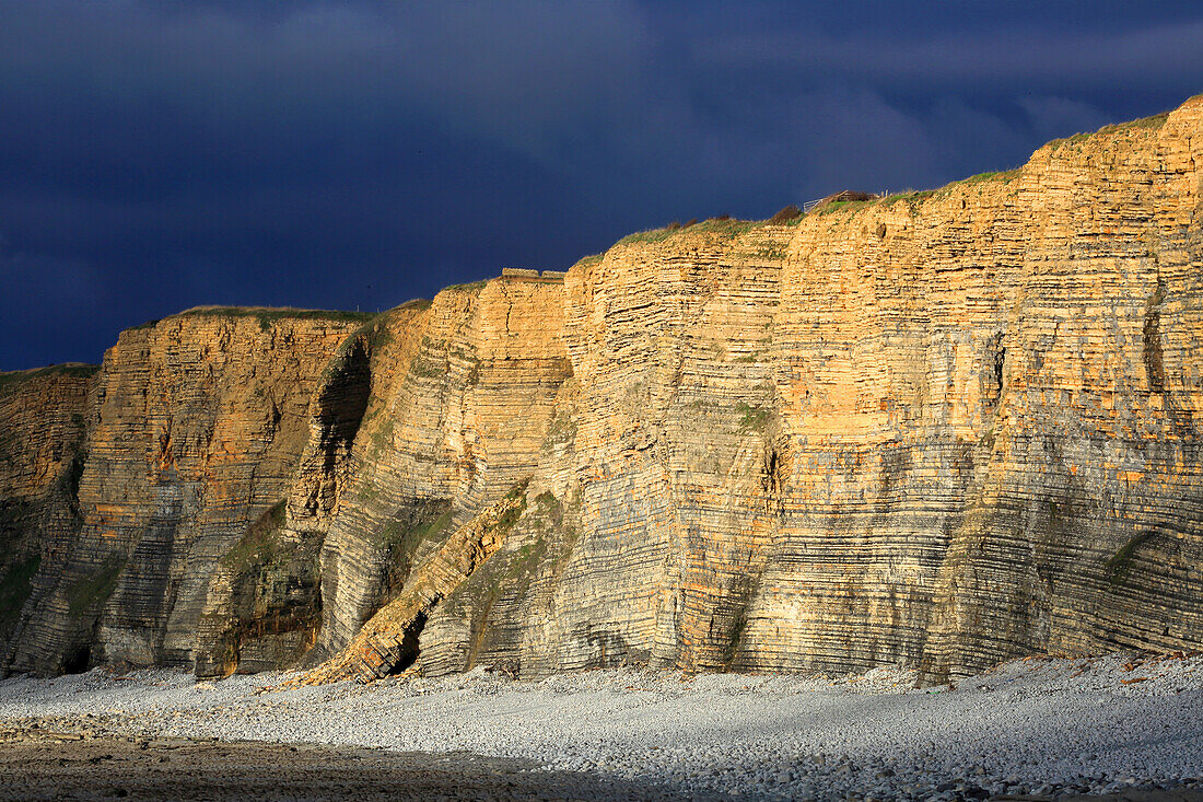 Cliffs at Nash Point, Glamorgan Heritage Coast, South Wales, United Kingdom, Europe