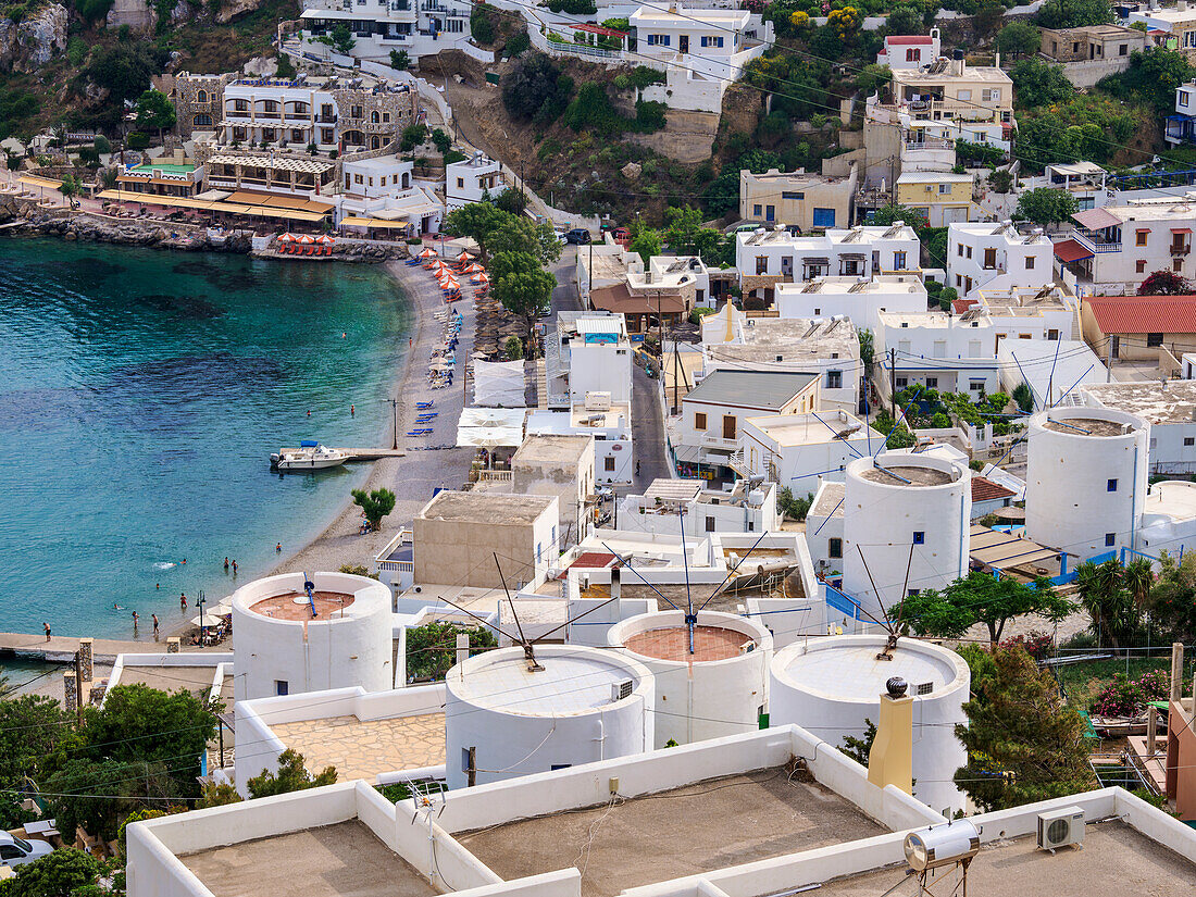 Windmühlen und Strand von Pandeli, Blick von oben, Insel Leros, Dodekanes, Griechische Inseln, Griechenland, Europa