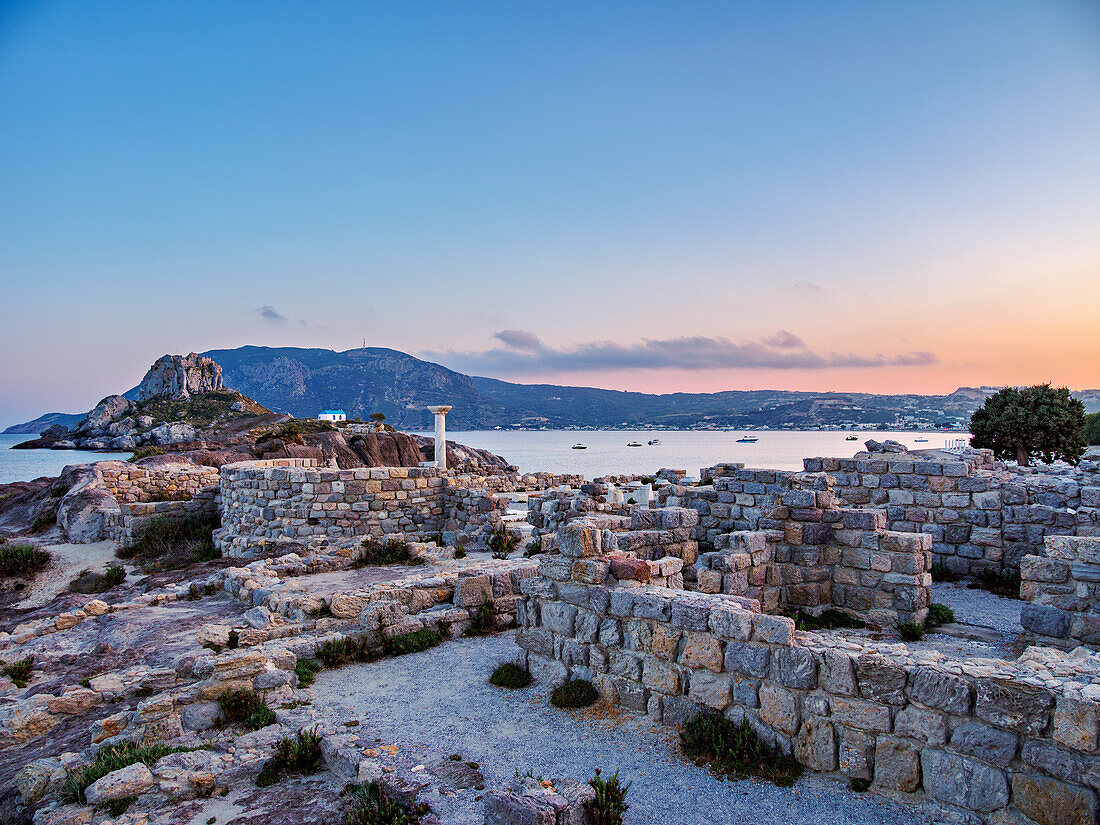 St. Stefanos Basilika Ruinen in der Abenddämmerung, Agios Stefanos Strand, Kos Insel, Dodekanes, Griechische Inseln, Griechenland, Europa