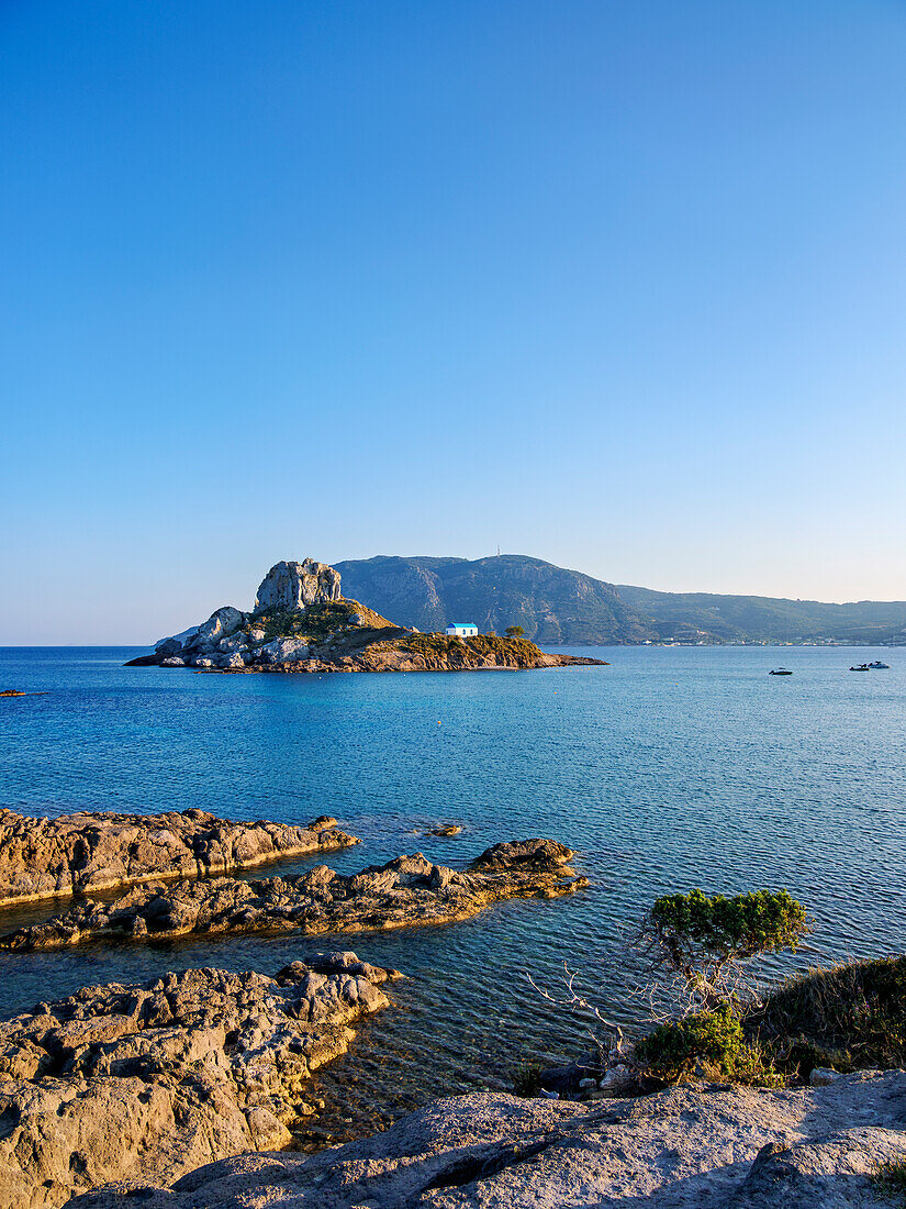 Insel Kastri vom Agios Stefanos Strand aus gesehen, Kamari Bucht, Insel Kos, Dodekanes, Griechische Inseln, Griechenland, Europa