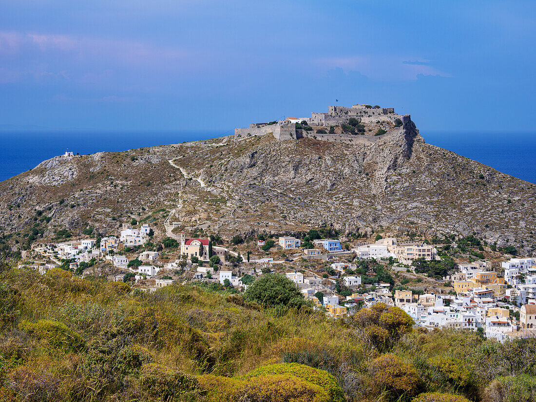 Platanos und mittelalterliche Burg von Pandeli, Blick von oben, Agia Marina, Insel Leros, Dodekanes, Griechische Inseln, Griechenland, Europa