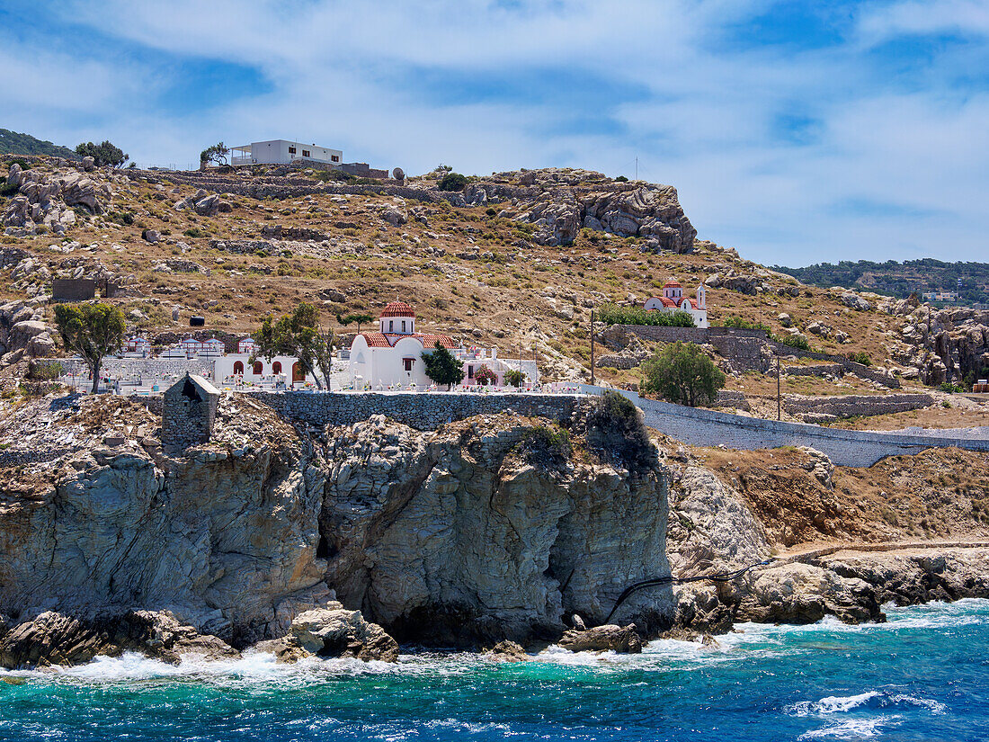 Kapelle und Friedhof in Pigadia, Insel Karpathos, Dodekanes, Griechische Inseln, Griechenland, Europa