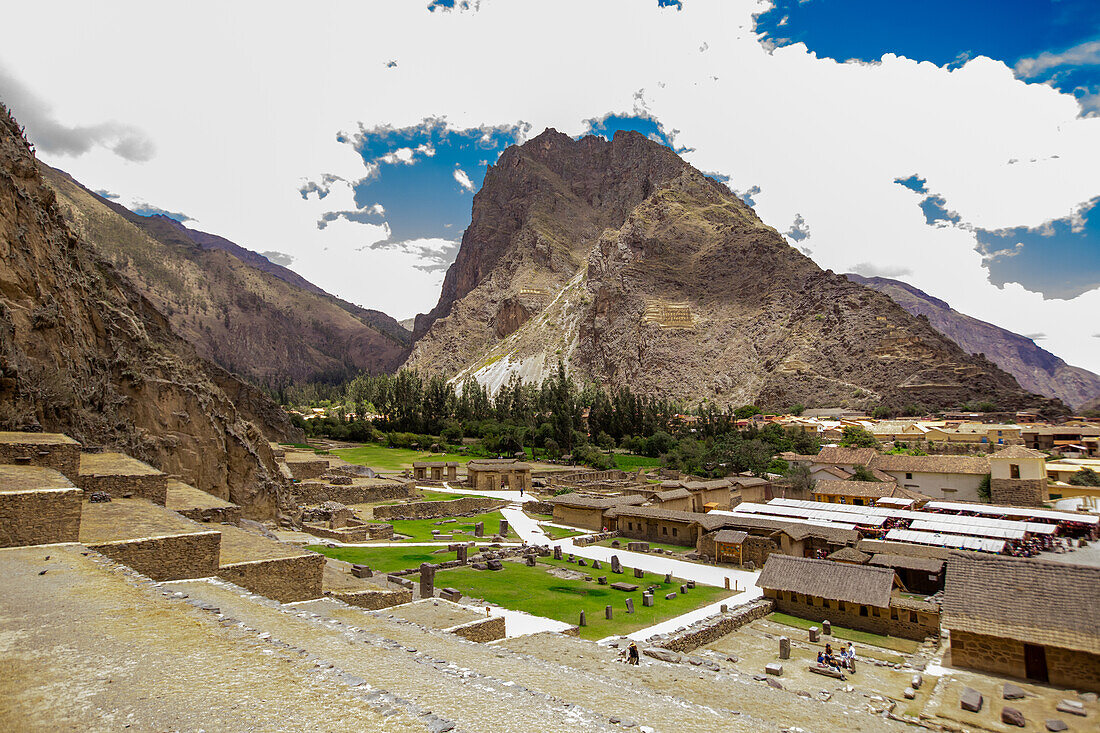 Hohe Ansicht von Ollantaytambo, Peru, Südamerika