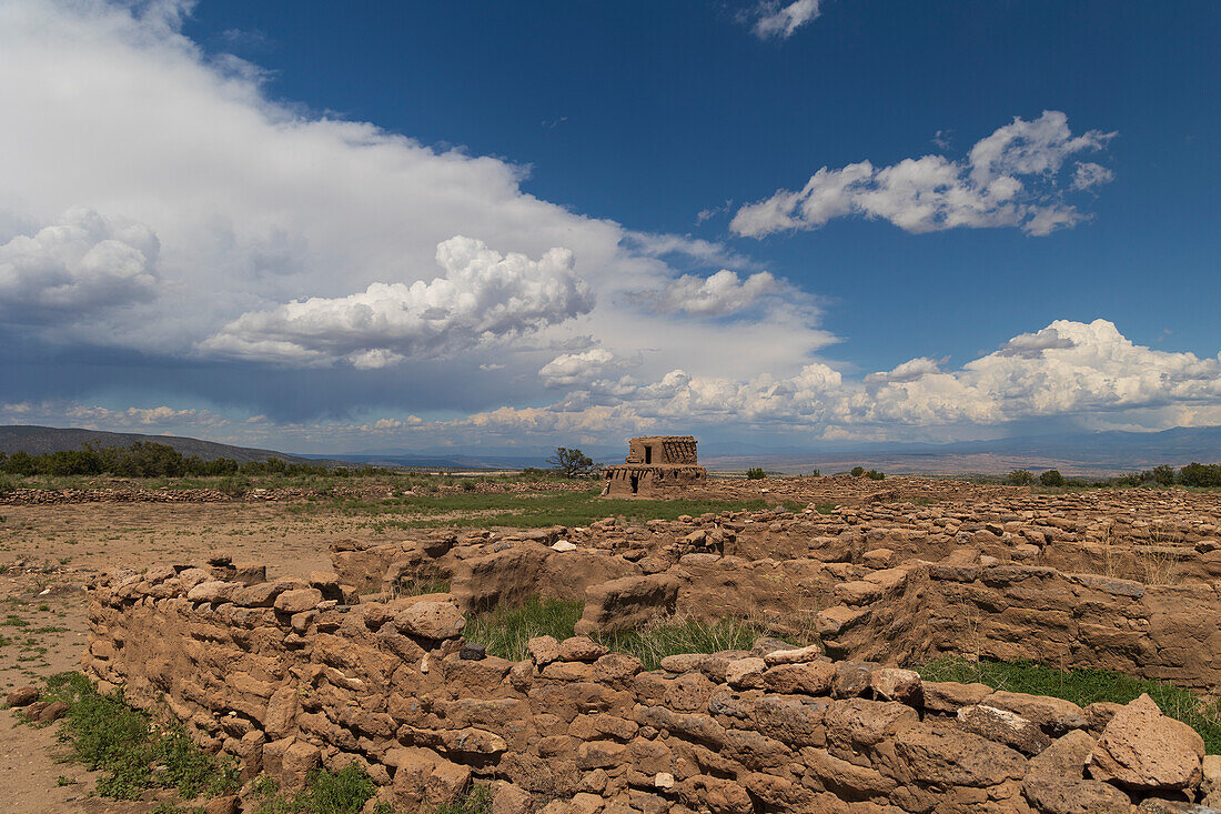 USA, New Mexico, Espanola, Puye Cliffs, Clouds over Puye Cliff Dwellings