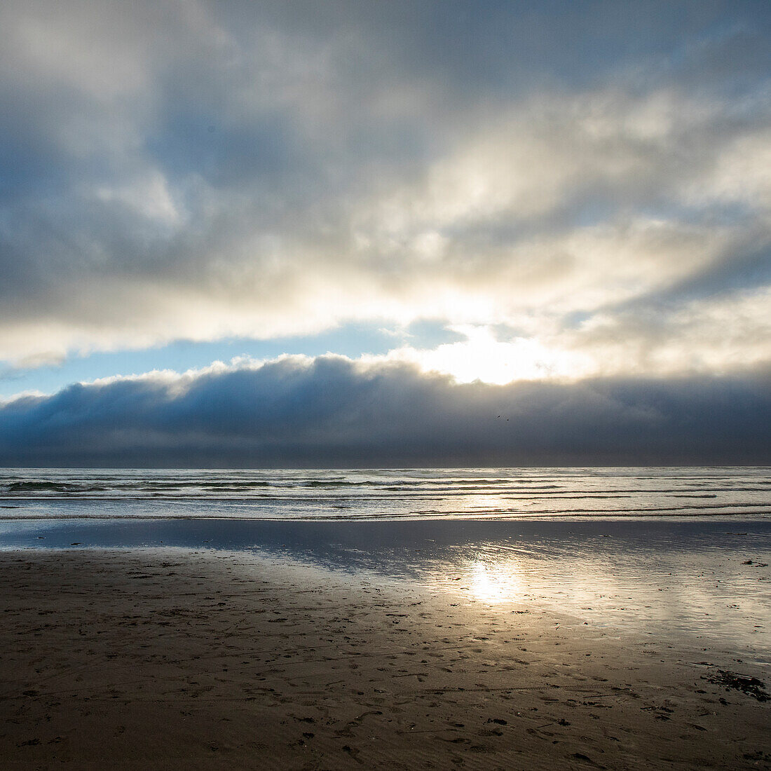 USA, Oregon, Cannon Beach at sunset 