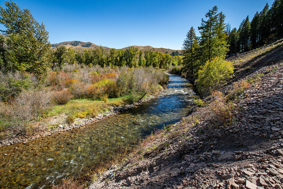 USA, Idaho, Big Wood River im Herbst bei Sun Valley