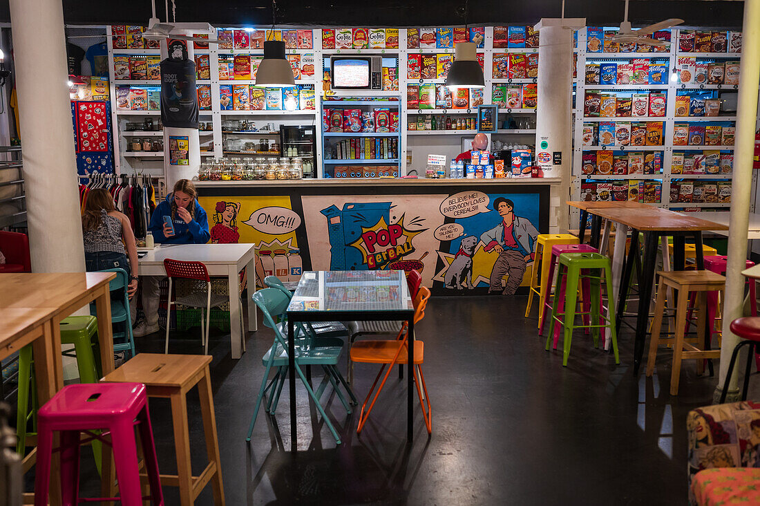 Pop Cereal Cafe im Herzen von Bairro Alto