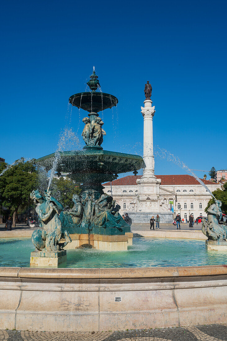 Die monumentalen Springbrunnen auf dem Rossio-Platz in Lissabon