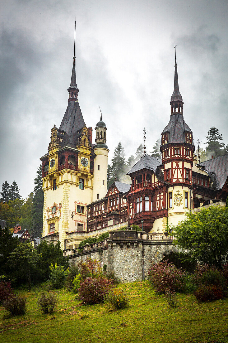 Romania, Carpathian Mountains, Prahova County, Sinaia. Peles Castle, Castelul Peles. Neo-Renaissance castle between Transylvania and Wallachia.