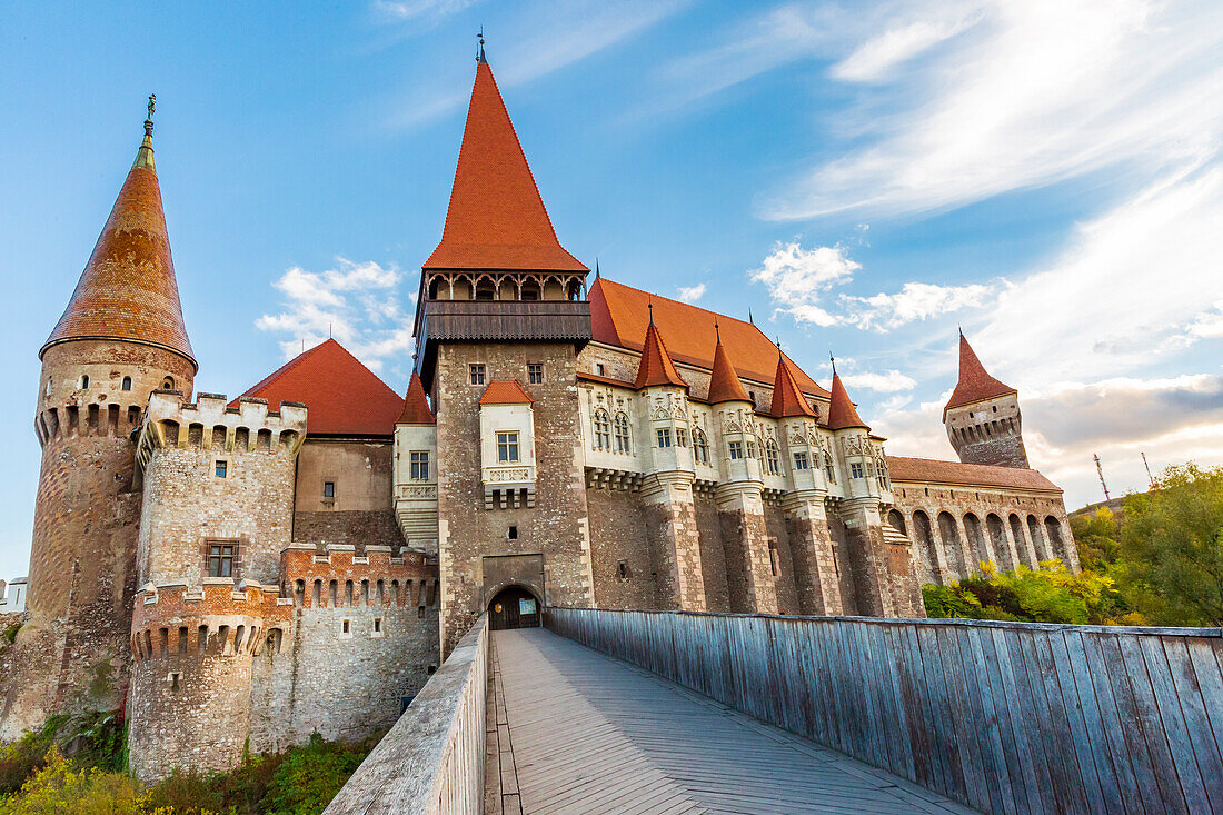 Rumänien, Hunedoara. Schloss Corvin, Gotik-Renaissance-Schloss, eines der größten Schlösser in Europa.