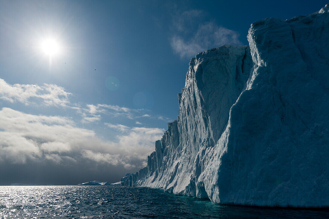 Eisberge im Ilulissat-Eisfjord, einem UNESCO-Weltnaturerbe, Ilulissat, Grönland.