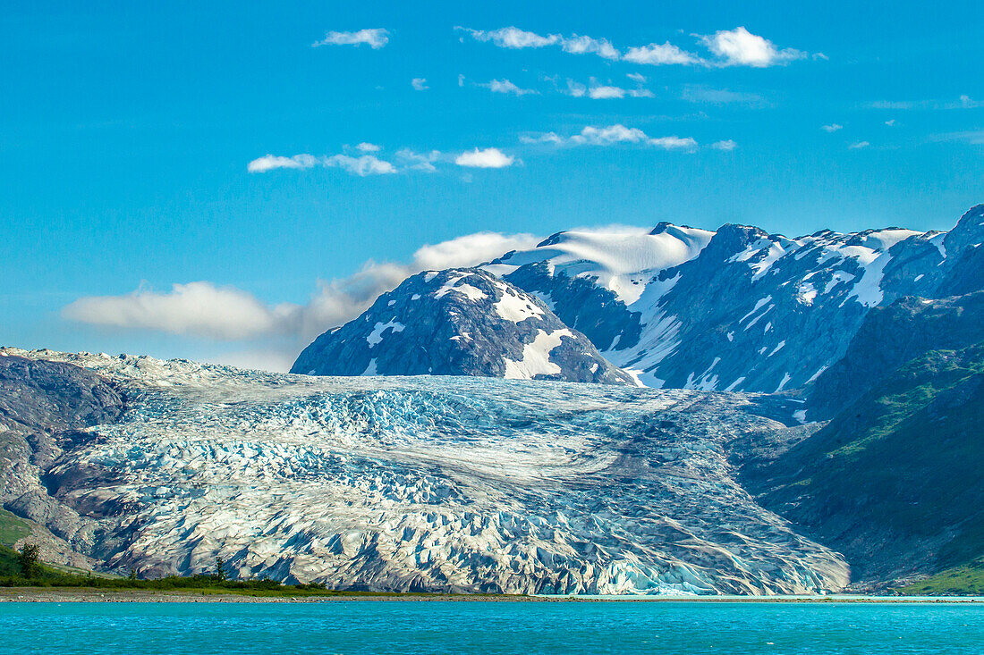 USA, Alaska, Glacier Bay National Park. Mountain and Reid Glacier.