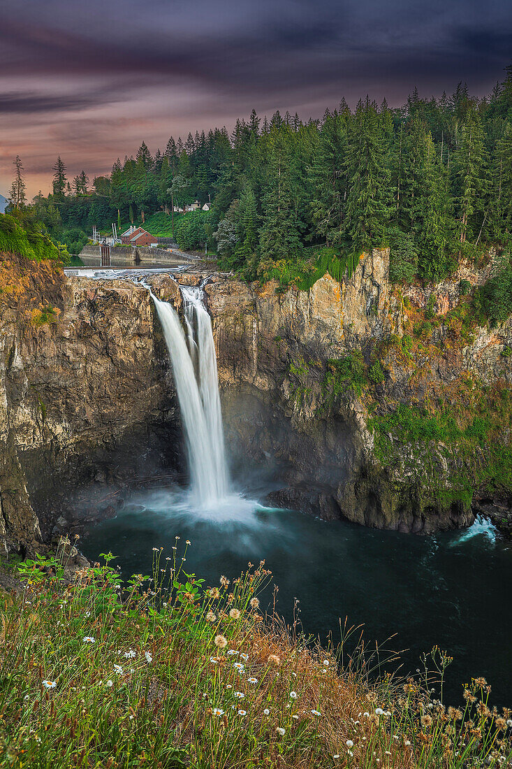 USA, Bundesstaat Washington, Snoqualmie Falls