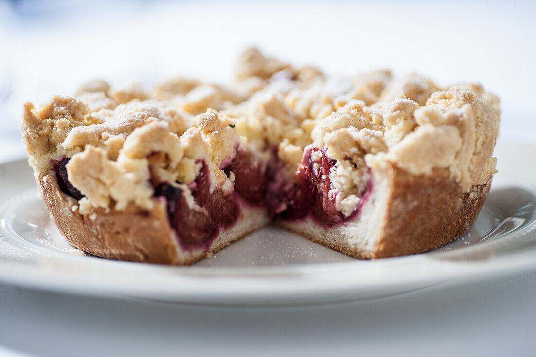 Plum crumble cake