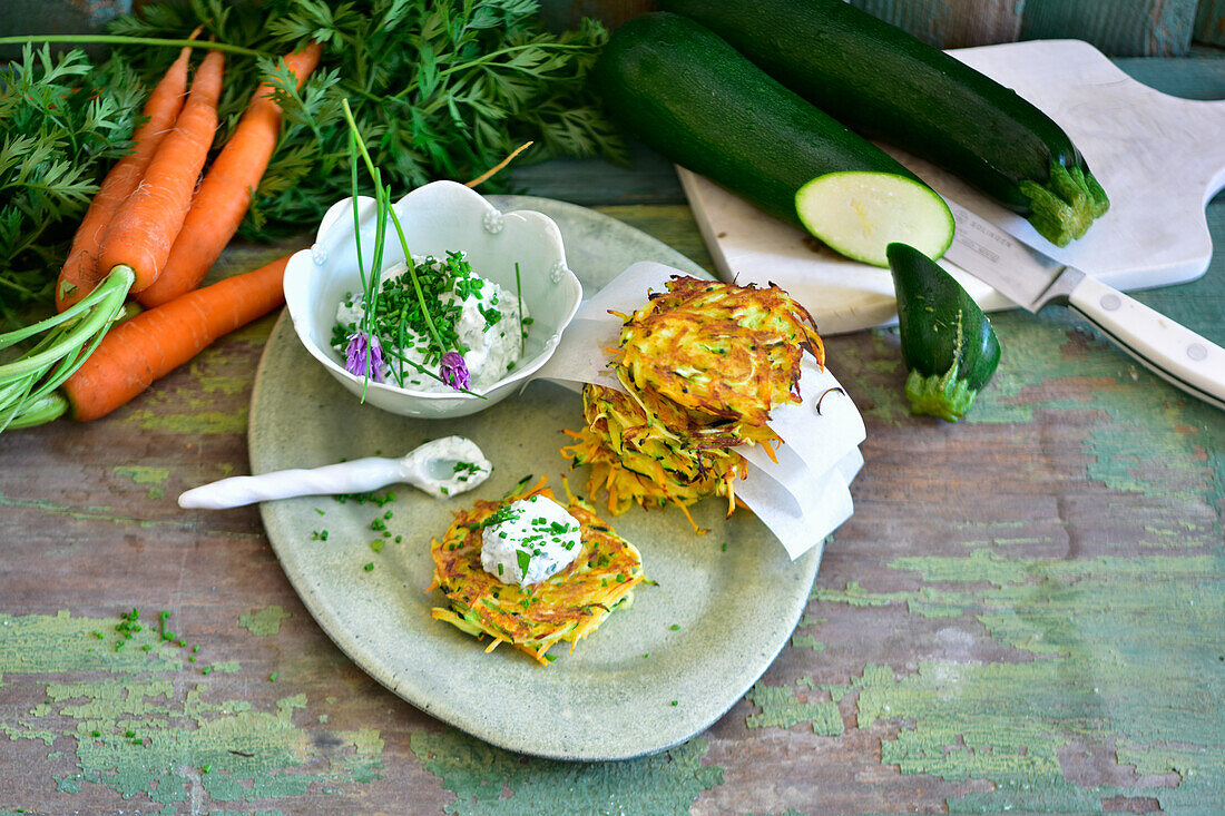 Vegetable pancakes with herb quark