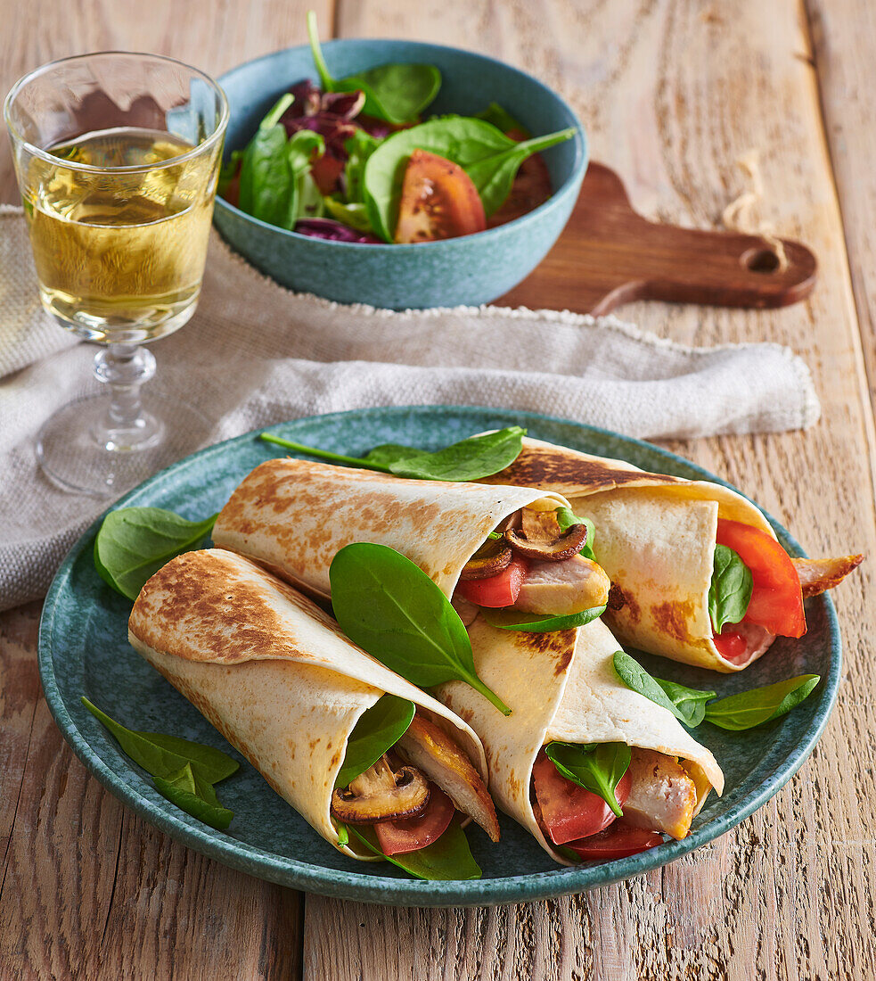 Hähnchen-Tortilla-Wraps mit Gemüse