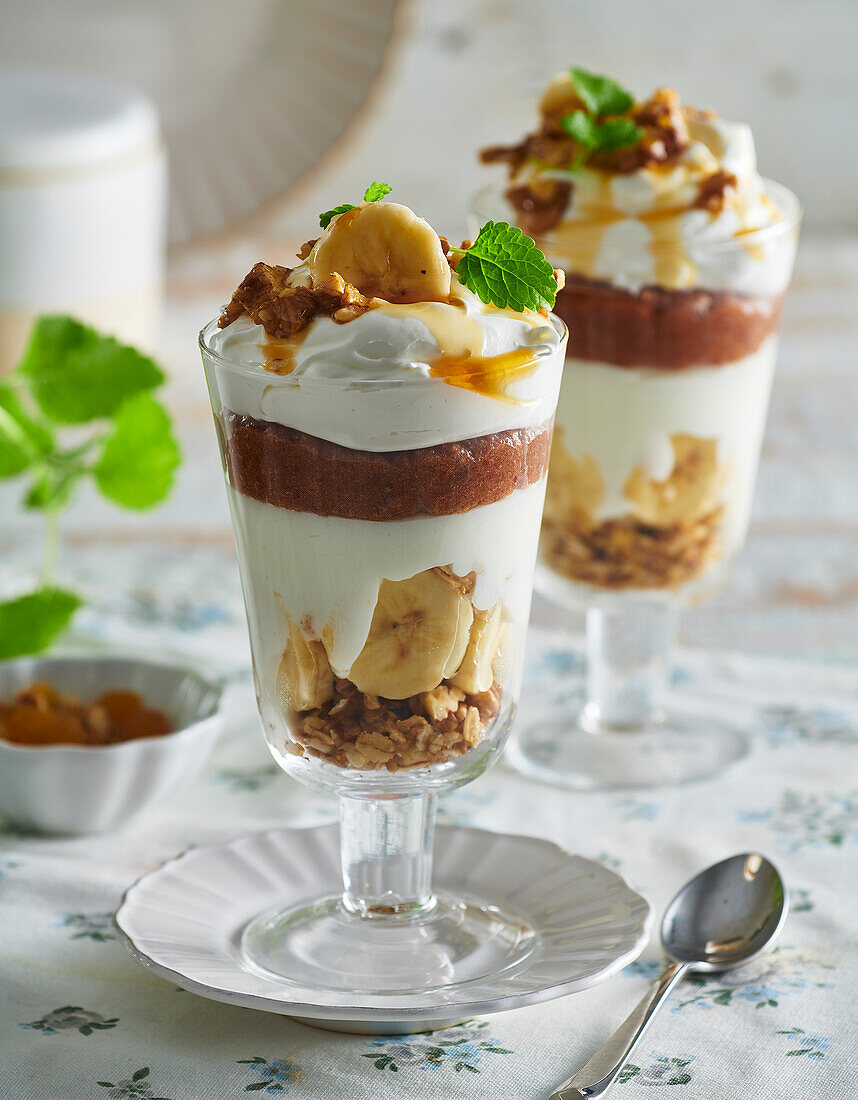 Banana layered dessert with cinnamon and nuts