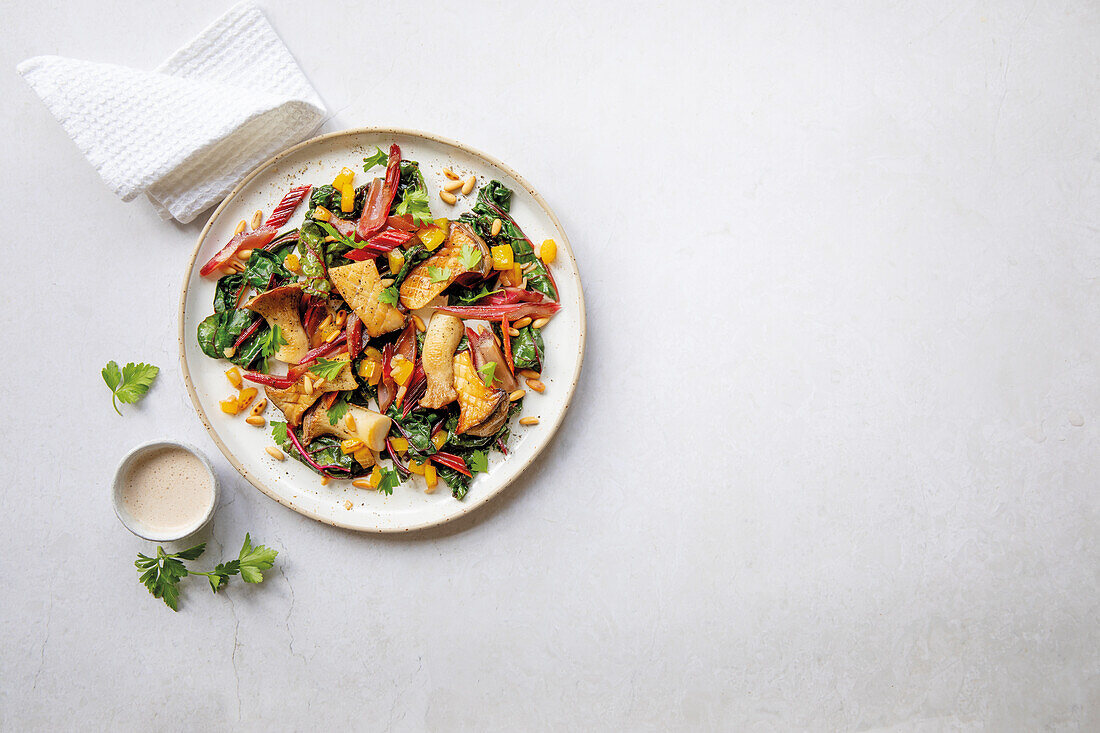 Mangoldsalat mit Kräuterseitlingen