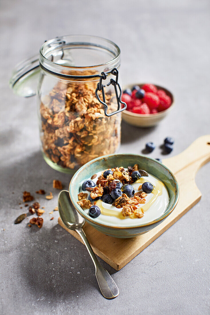 Yoghurt with granola and fresh berries