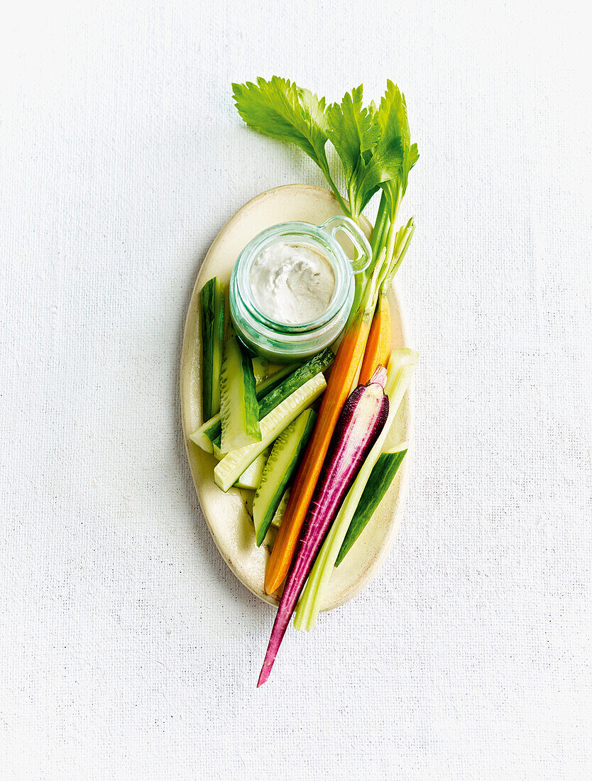 Vegetable sticks with a creamy dip