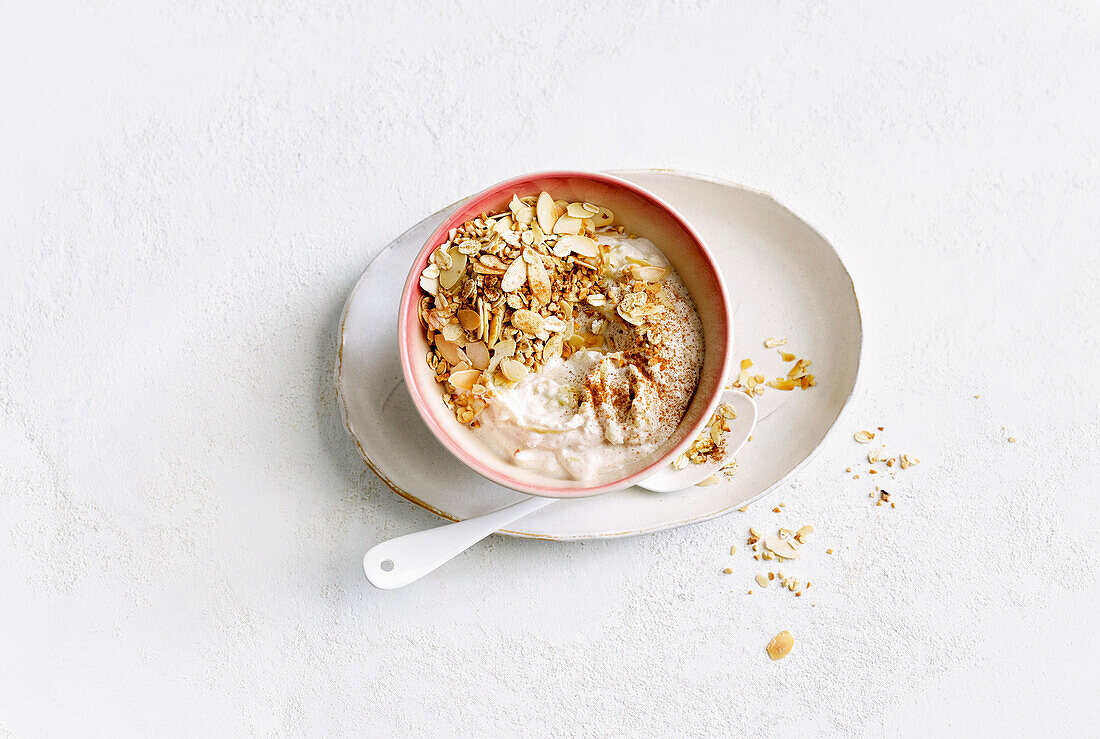 Quark mit gerösteten Mandeln und Zimt