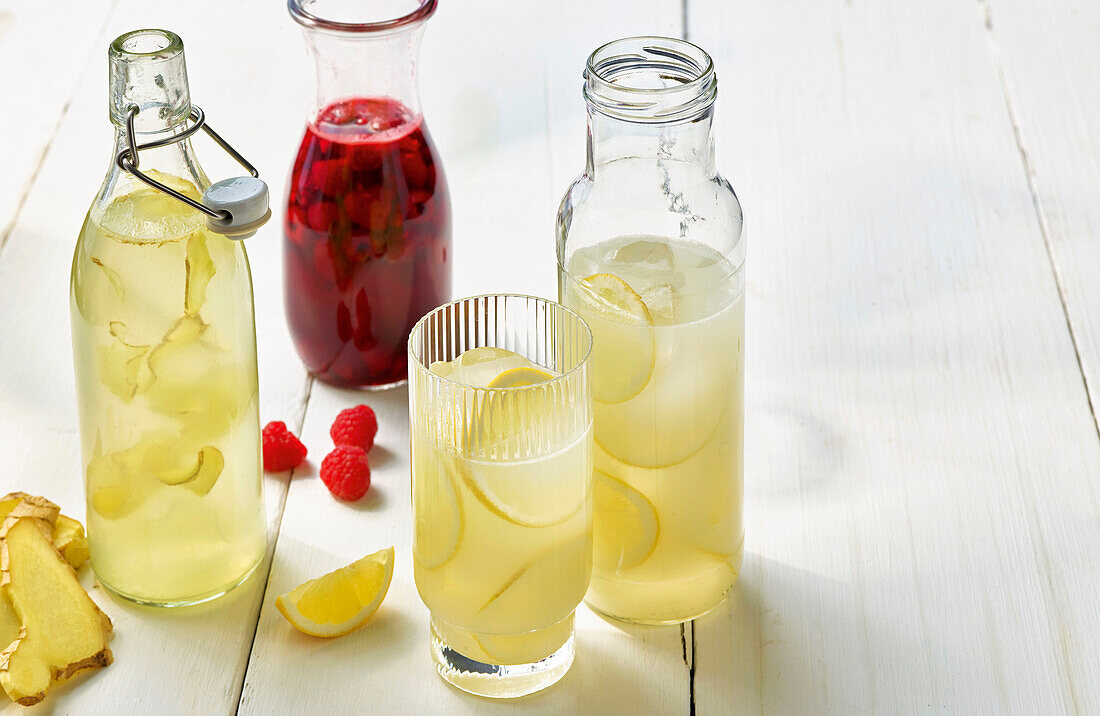 Lemonade and raspberry spritzer