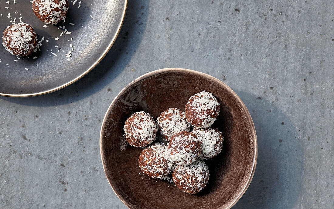 Energieballs mit Kaffee und Kokos