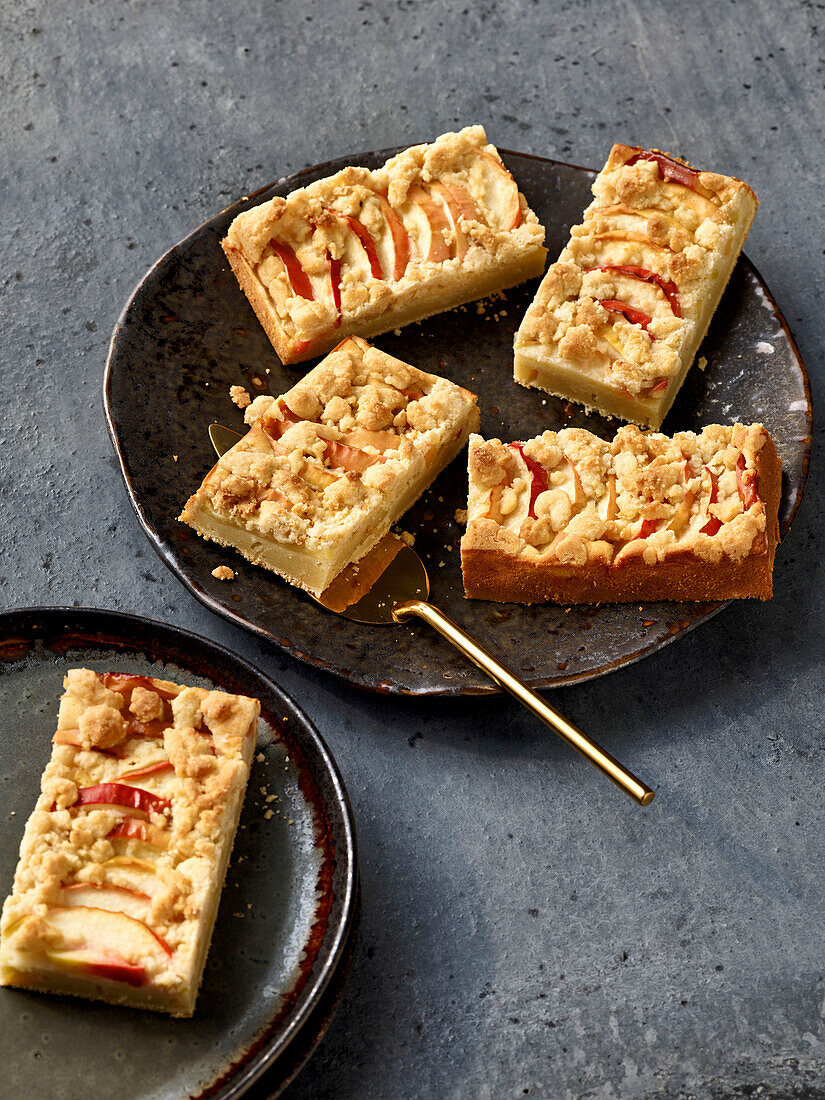 Apple crumble cake from the tray