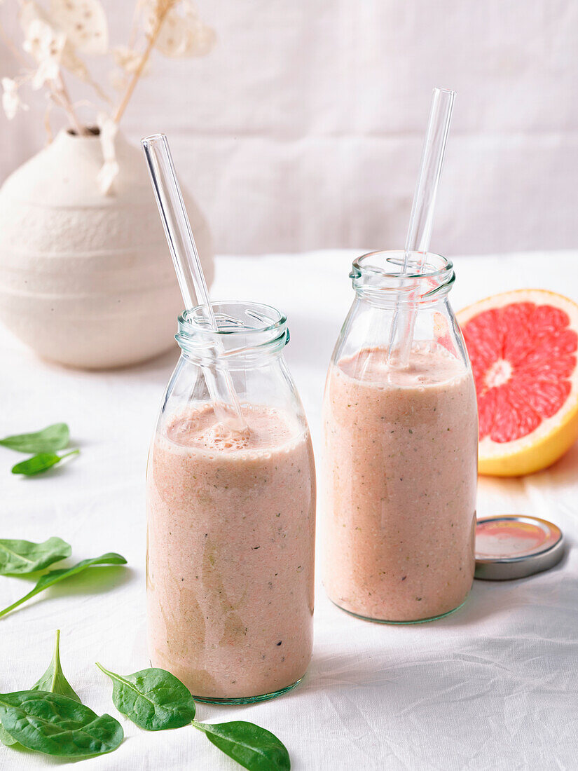 Grapefruit smoothie with spinach