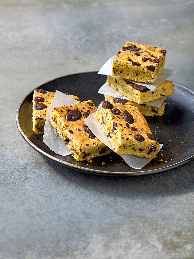 Pumpkin blondies with chocolate chips