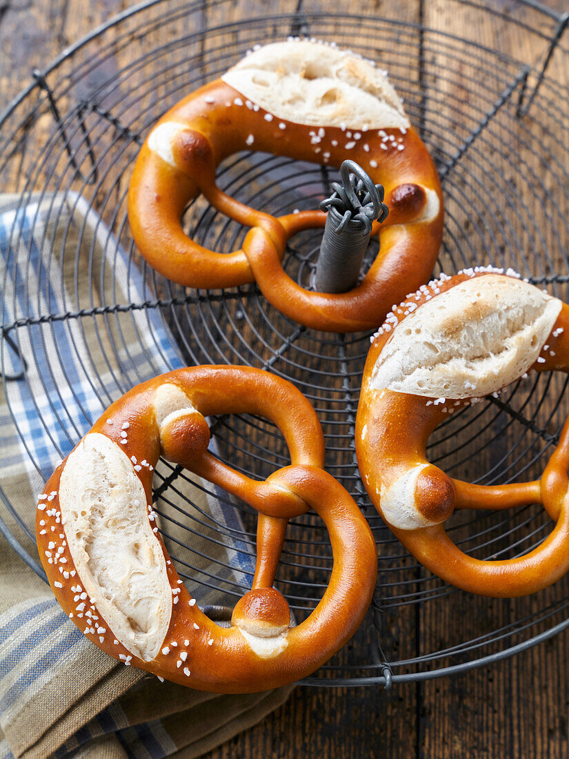 Schwäbische Brezen mit Salz