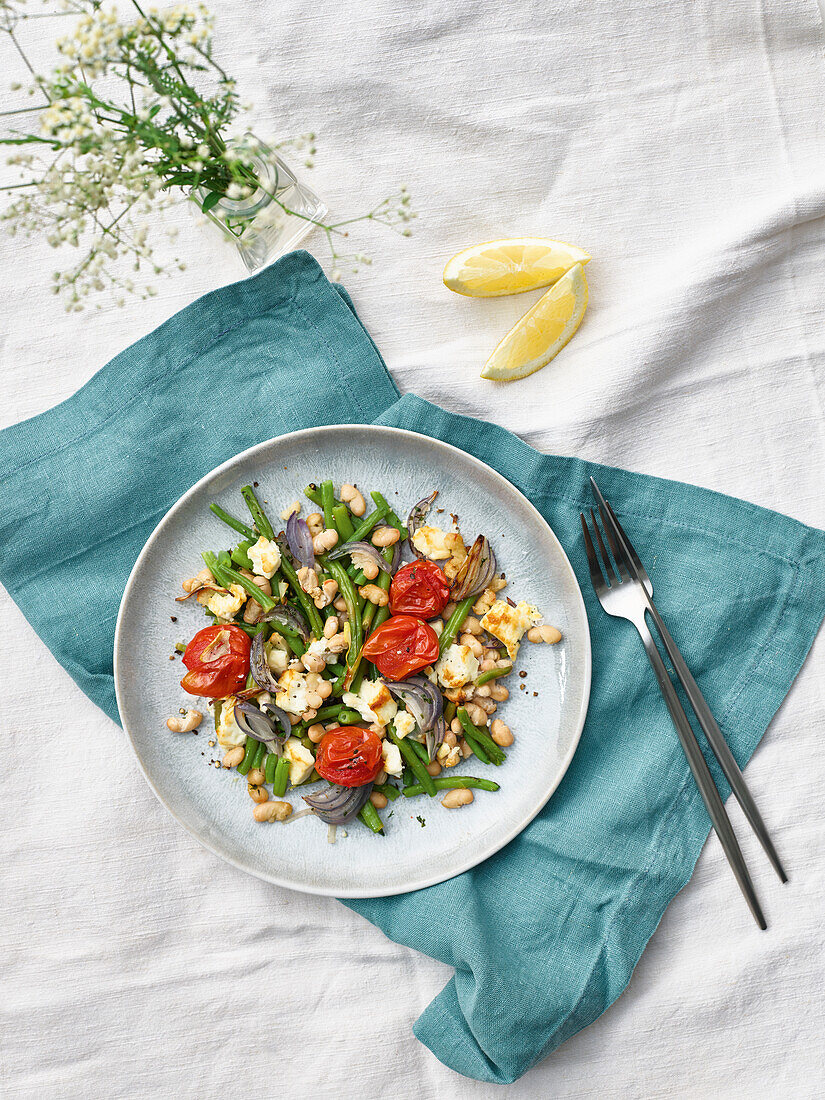 Schmorbohnen mit Feta und Tomaten