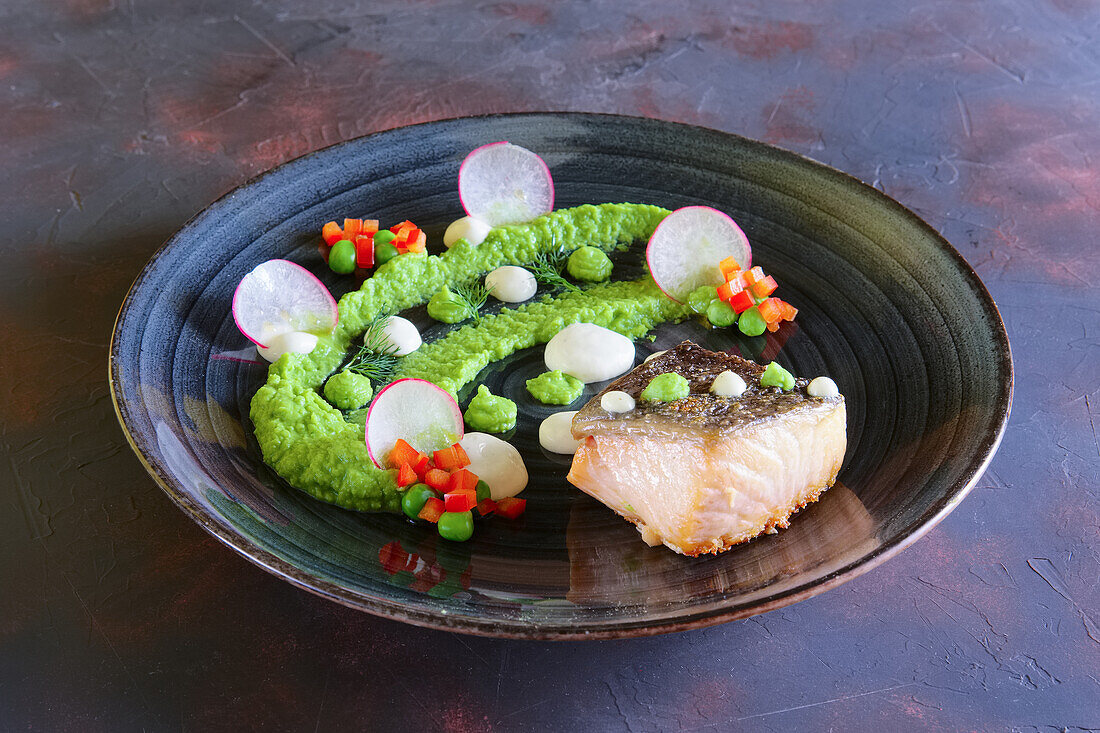 Lachs mit Erbsenpüree